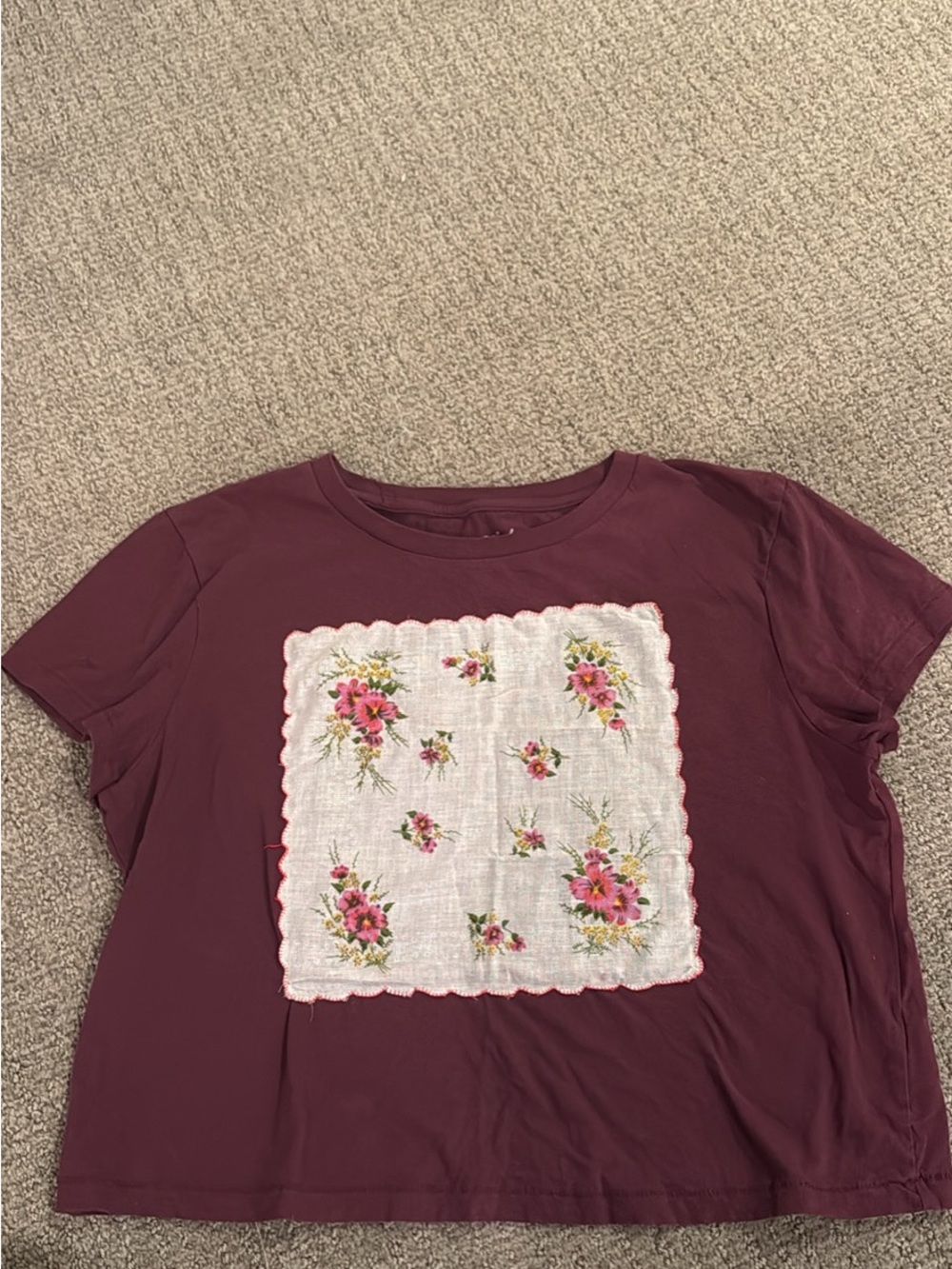 Universal Thread Burgundy Short Sleeve Tee with Floral Handkerchief Panel